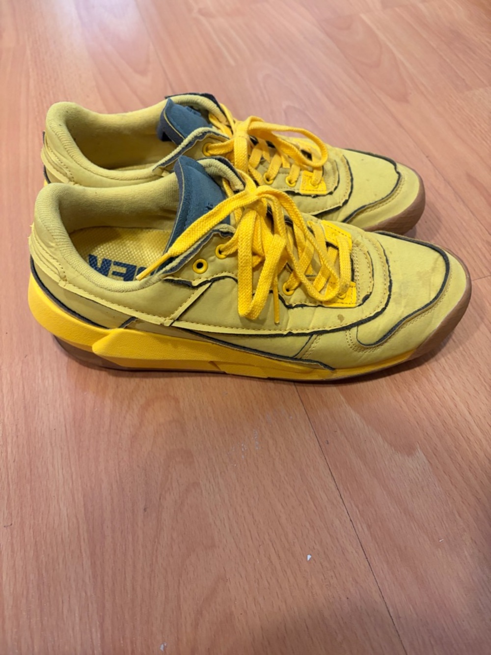 Onitsuka Tiger Admix Yellow and Blue Low-Top Trainer